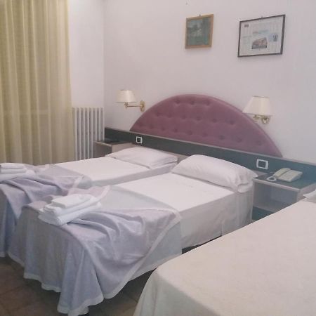 Villa Dei Romanzi Tortoreto Buitenkant foto